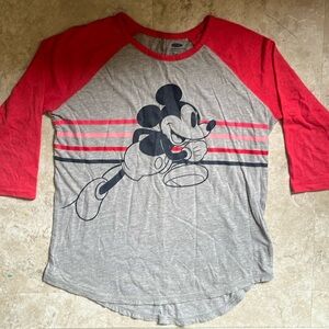 Old Navy Collectables Disney Mickey Mouse T- Shirt. Kids size L/ 10-12.